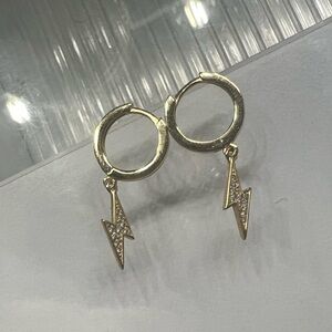 Lightning bolt dangley earrings